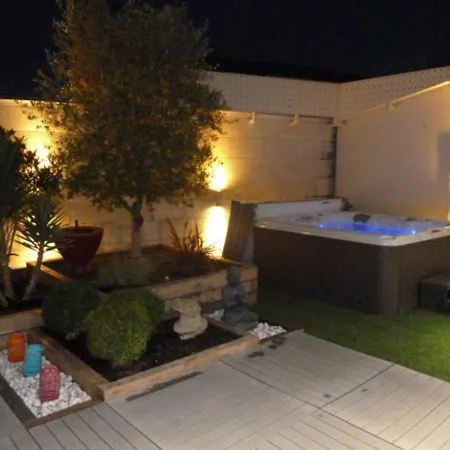 Appartement Loft Avec Spa Libourne Exterior photo